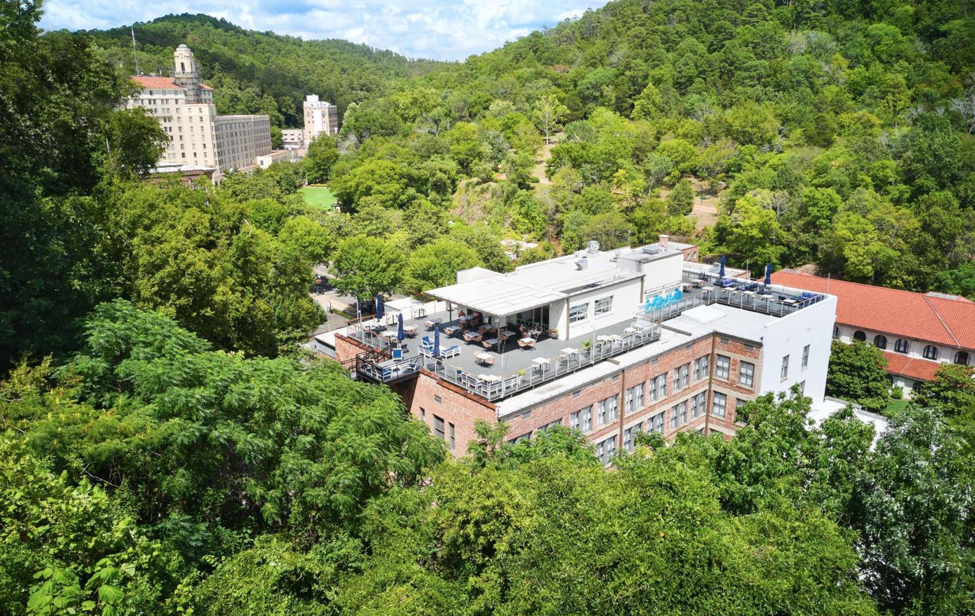 The Waters Hot Springs, Tapestry Collection By Hilton Hotel Exterior photo